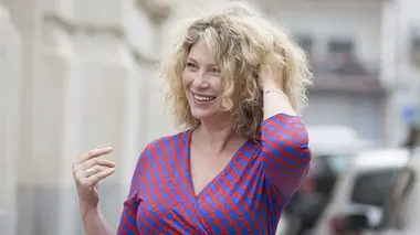 Candice Renoir S07E01 Une femme avertie en vaut deux