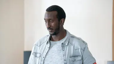 Candice Renoir S08E04 Ce qui ne tue pas rend plus fort