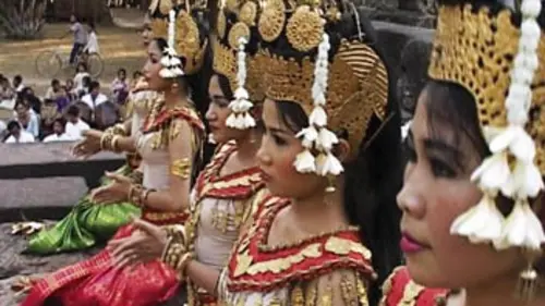 Carnets d'Asie E03 Cambodge : palais, bonzes et danseuses