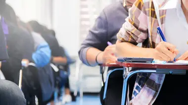 Cash investigation Périscolaire, établissements privés : enquête derrière le portail de nos écoles