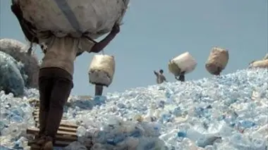 Cash investigation Plastique, la grande intox