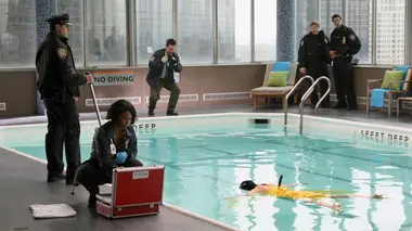 Castle S01E01 Des fleurs pour ta tombe