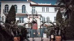 Sur Crime District à 22h12 : Celebrity Obsessed