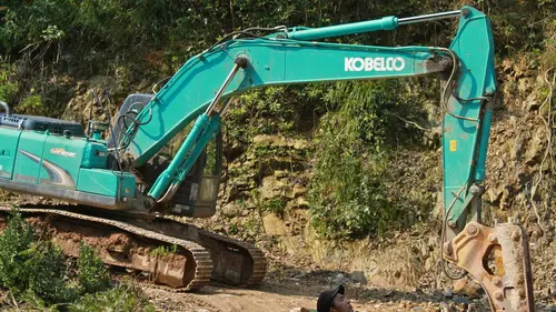 Celle qui va tout changer S01E01 Une route pour Xiao Jiang