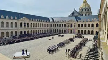 Replay du programme Cérémonie d'hommage national aux militaires Cédric de Pierrepont et Alain Bertoncello