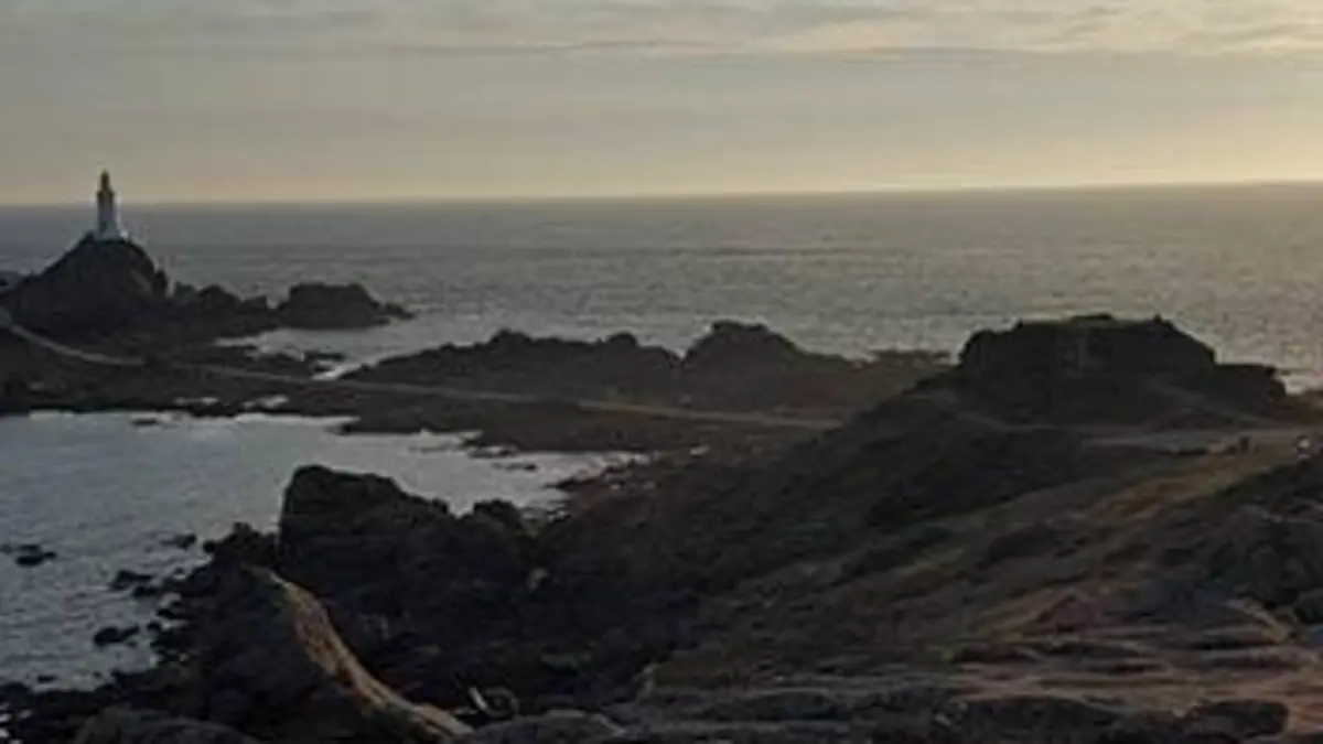 Chacun son île S01E09 Les îles anglo-normandes