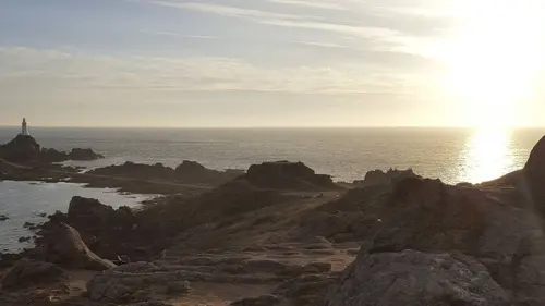 Chacun son île S01E05 Les îles Anglo-Normandes
