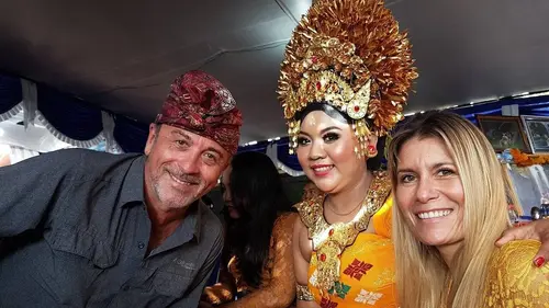 Chacun son monde S06E01 Bali, l'île aux sourires