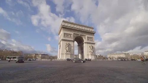 Audiences TV : Champs-Elysées, la construction d'une légende