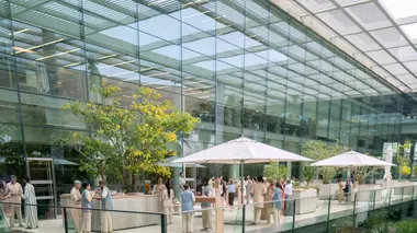 Charité S04E01