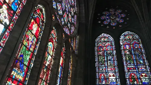 Chartres, l'art du vitrail