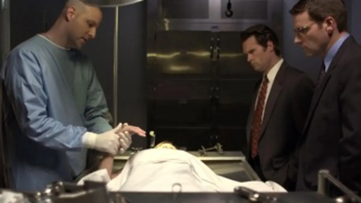Chasseur de criminels S01E13 Six pieds sous terre