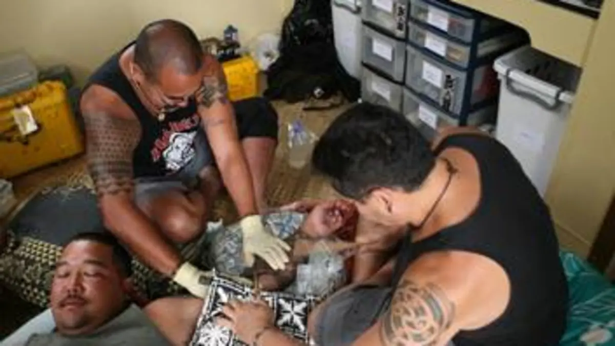 Chasseur de tatouages E09 Hawaii