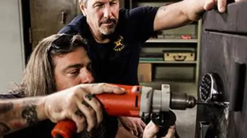 Chasseurs de coffres-forts S01E04 Mystérieux fourgon