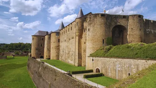 Château fort de Sedan : les secrets d'une forteresse imprenable