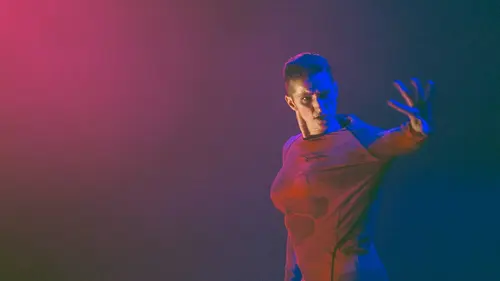 Chercheur·se·s en danse : Trois postures en danse contemporaine