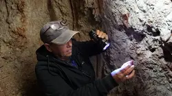 Chercheurs d'opale Opale fluorescente non identifiée