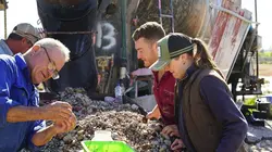 Chercheurs d'opale Une mystérieuse créature