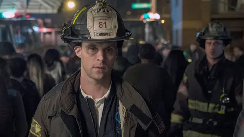 Chicago Fire S06E18 Les Fédéraux en streaming