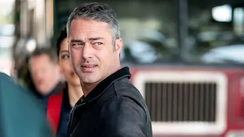 Chicago Fire S13E22 Ça devait se terminer comme ça