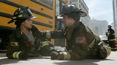Chicago Fire S05E01 Roman de pompiers