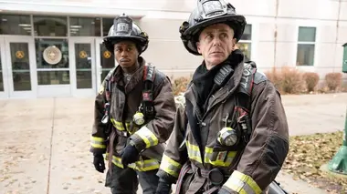 Chicago Fire S08E12 Les fausses alertes