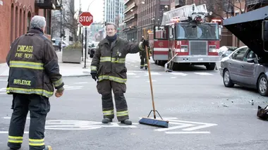 Chicago Fire S09E04 La guerre des beignets