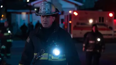 Chicago Fire S11E18 Le danger est partout