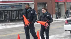 Chicago Police Department S01E11 Les infiltrées
