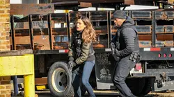 Chicago Police Department S01E11 Les infiltrées