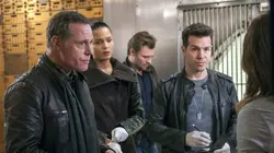 Chicago Police Department S01E11 Les infiltrées