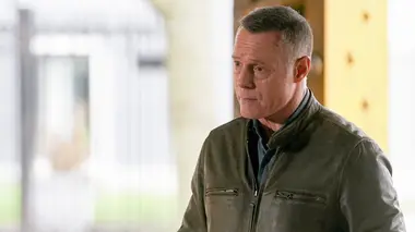 Chicago Police Department S09E21 Château de cartes