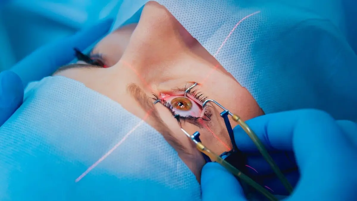 Chirurgie du visage : un nouvel espoir La première chose qu'on regarde