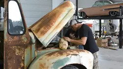 Chrome Customs La deuxième vie d'un camion laitier