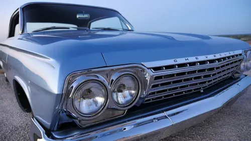 Chrome Customs Impala vrombissante