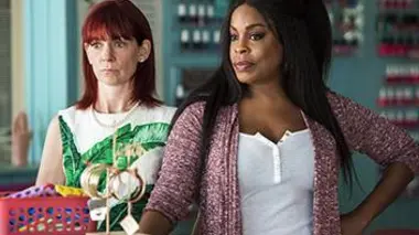 Claws S01E01 Le Nouvel An
