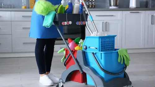 Cleaners les experts du ménage S02E12 Père Noël et Nathalie