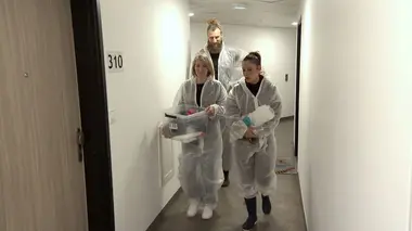Cleaners les experts du ménage S05E54 Justine et Marie-Christine face aux colocs