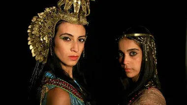 Cléopâtre, portrait d'une tueuse E01