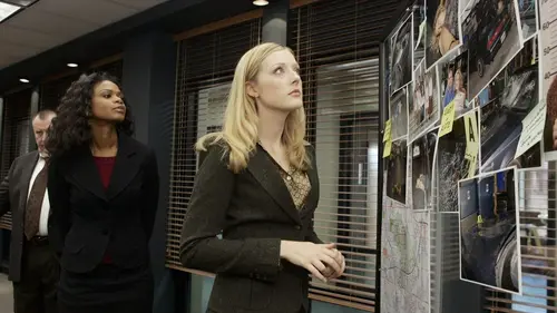 Close to Home : Juste cause S01E07 Le collectionneur