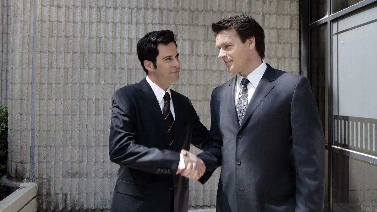 Close to Home : Juste cause S02E21 Le coup de grâce