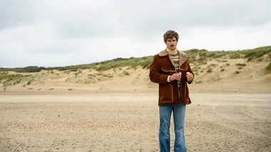 Close to Me S01E03