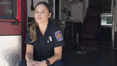 Code Black S03E03 Comme un bateau dans la nuit