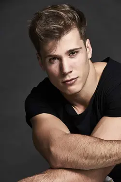 Photo Cole Reinhardt