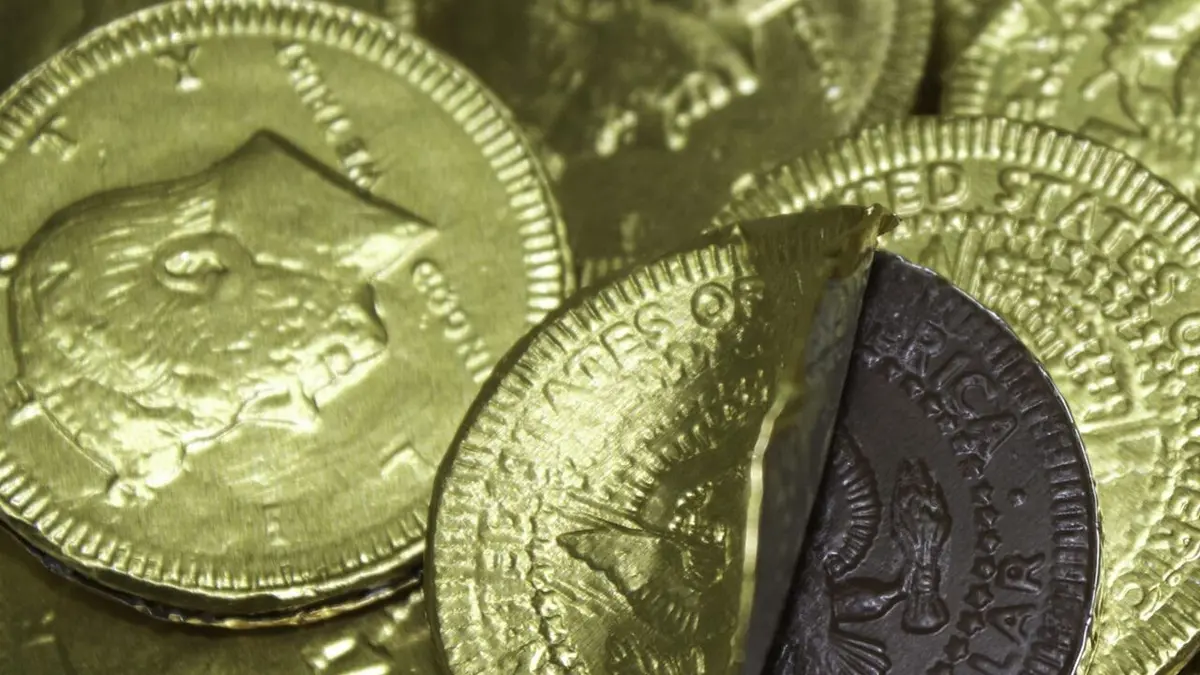 Comment c'est fait Pièces en chocolat / Plancher chauffant / Voitures à pédales / Epées en latex