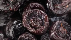 Comment c'est fait Argile / Prunes dénoyautées / Éperons