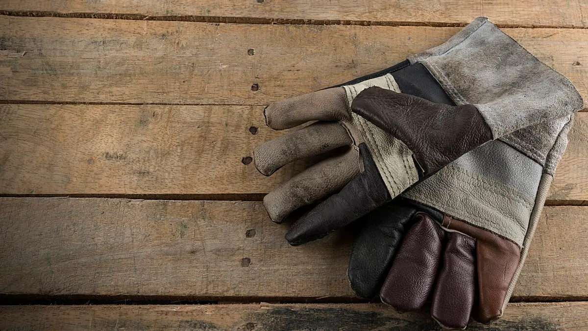 Comment c'est fait Fils pour bijoux, mini-pepperoni, arroseurs automatiques, gants en cuir