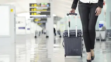 Mouchoirs en Papier / Caravanes / Chaussons / Casques de Moto