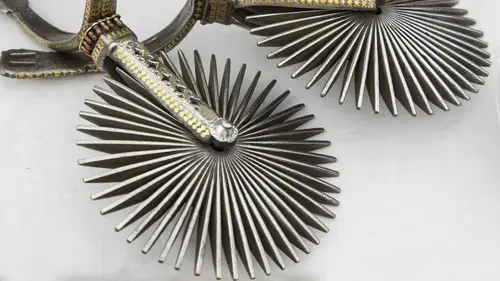 Comment c'est fait Cloche en bronze/Hélice d'avion en bois/Brique de charbon