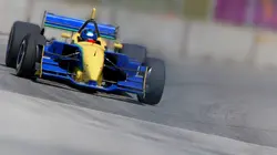 Comment c'est fait  Sièges d'Indy cars / Fleurs de papier / Générateurs de secours